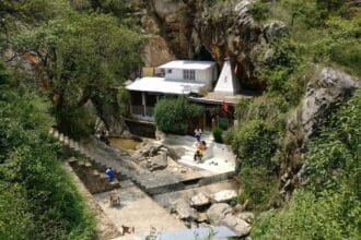 Rudradhari Falls And Caves, Kausani