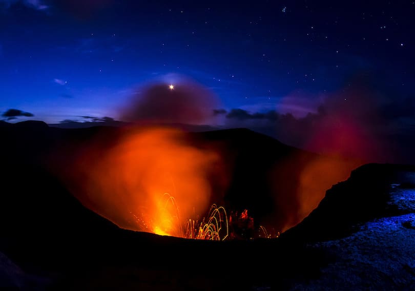 Mount_Yasur