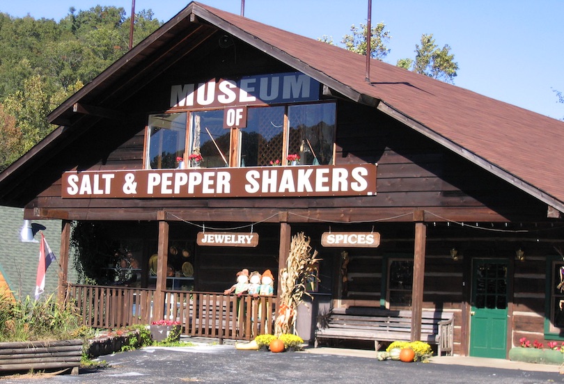 Salt_And_Pepper_Shaker_Museum-3