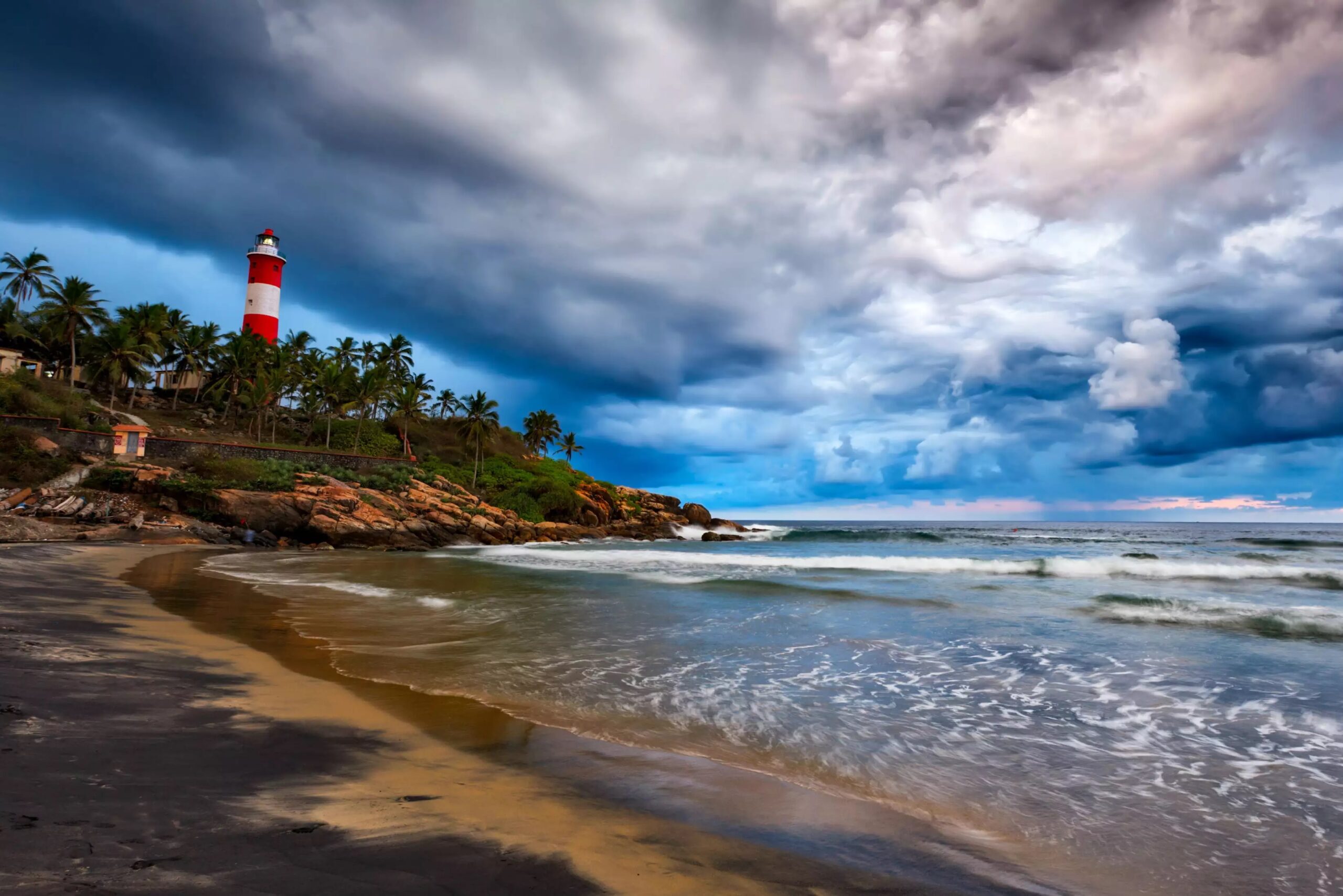 Kovalam Beach, Trivandrum: A Guide To The Best Beach Destination In India