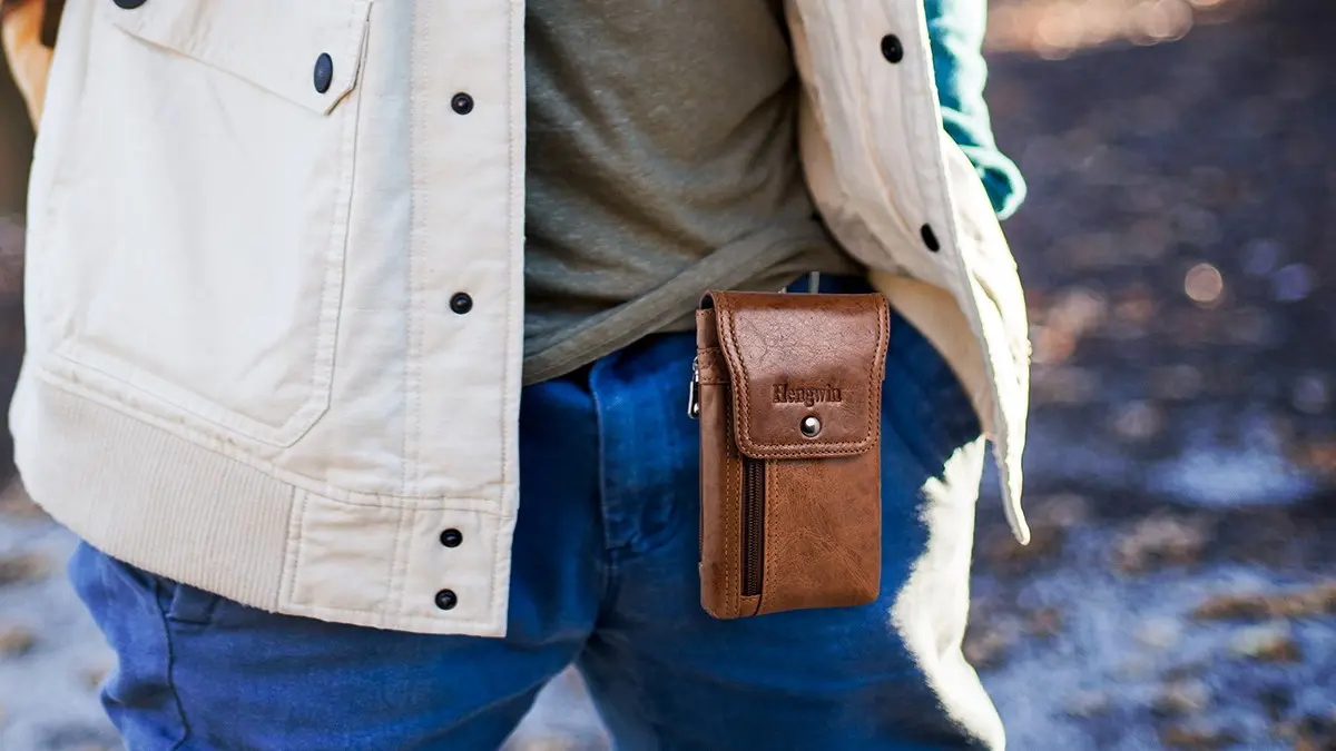 Top Belt Holster For Safely Storing Cellphones On Hikes