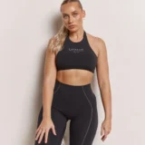 Seamless Leggings Fitting And Much More… Never Miss Out These Black Beauties!