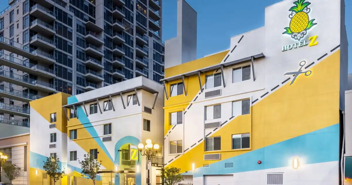 Stay At Pineapple Hotel Z
