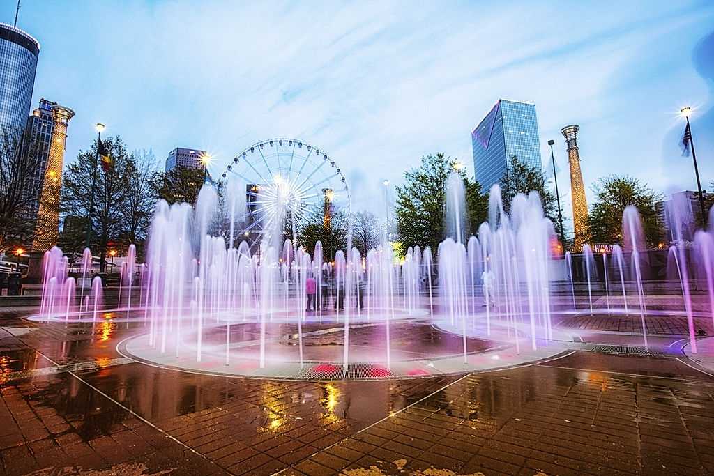 Colorful Centennial Fountain - Travelistia