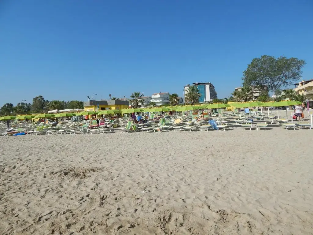 Spiaggia Della Fontana Fredda Sant'andrea Apostolo Dello Ionio