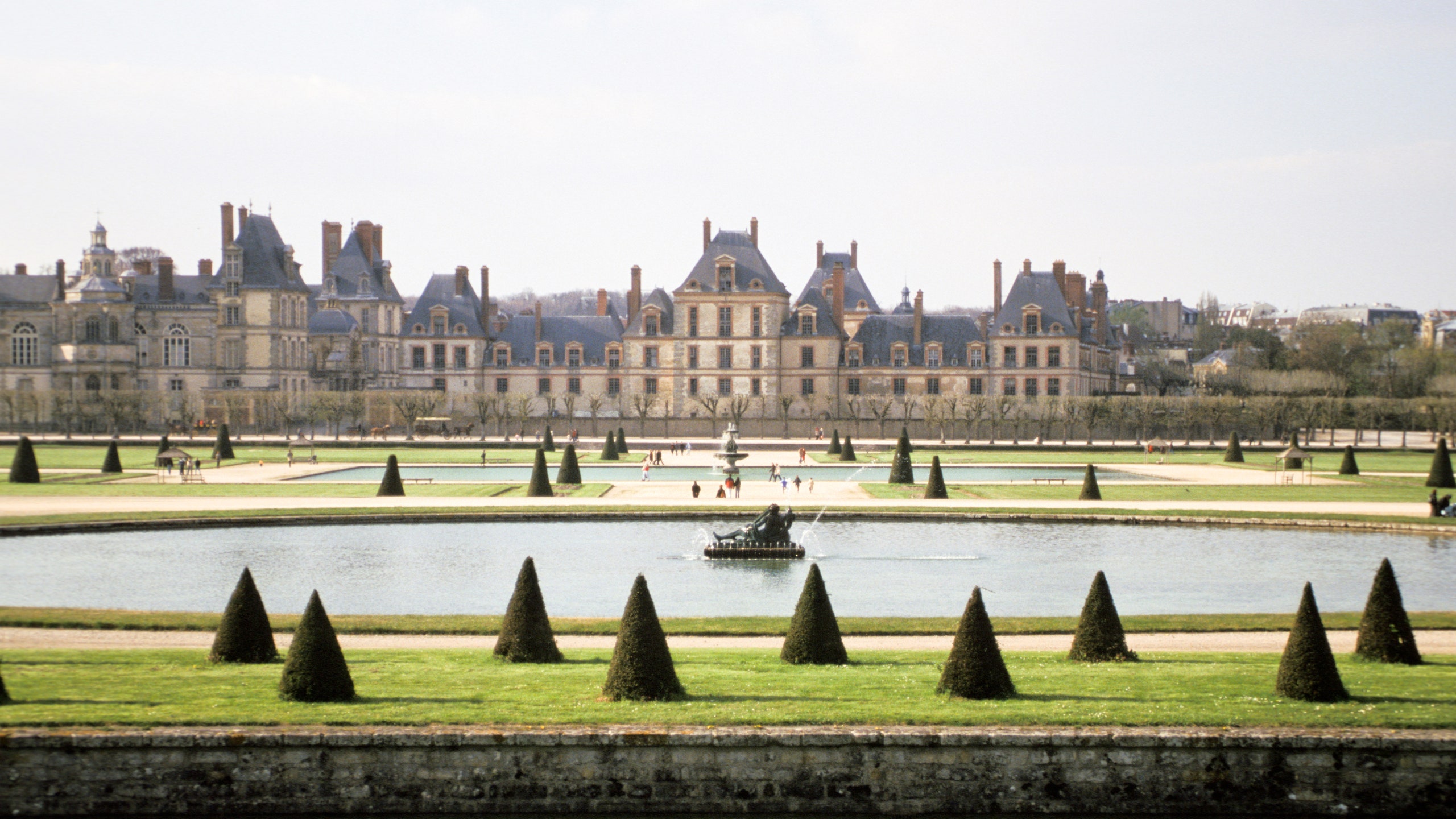 Château De Fontainebleau – Landmark Review | Condé Nast Traveler