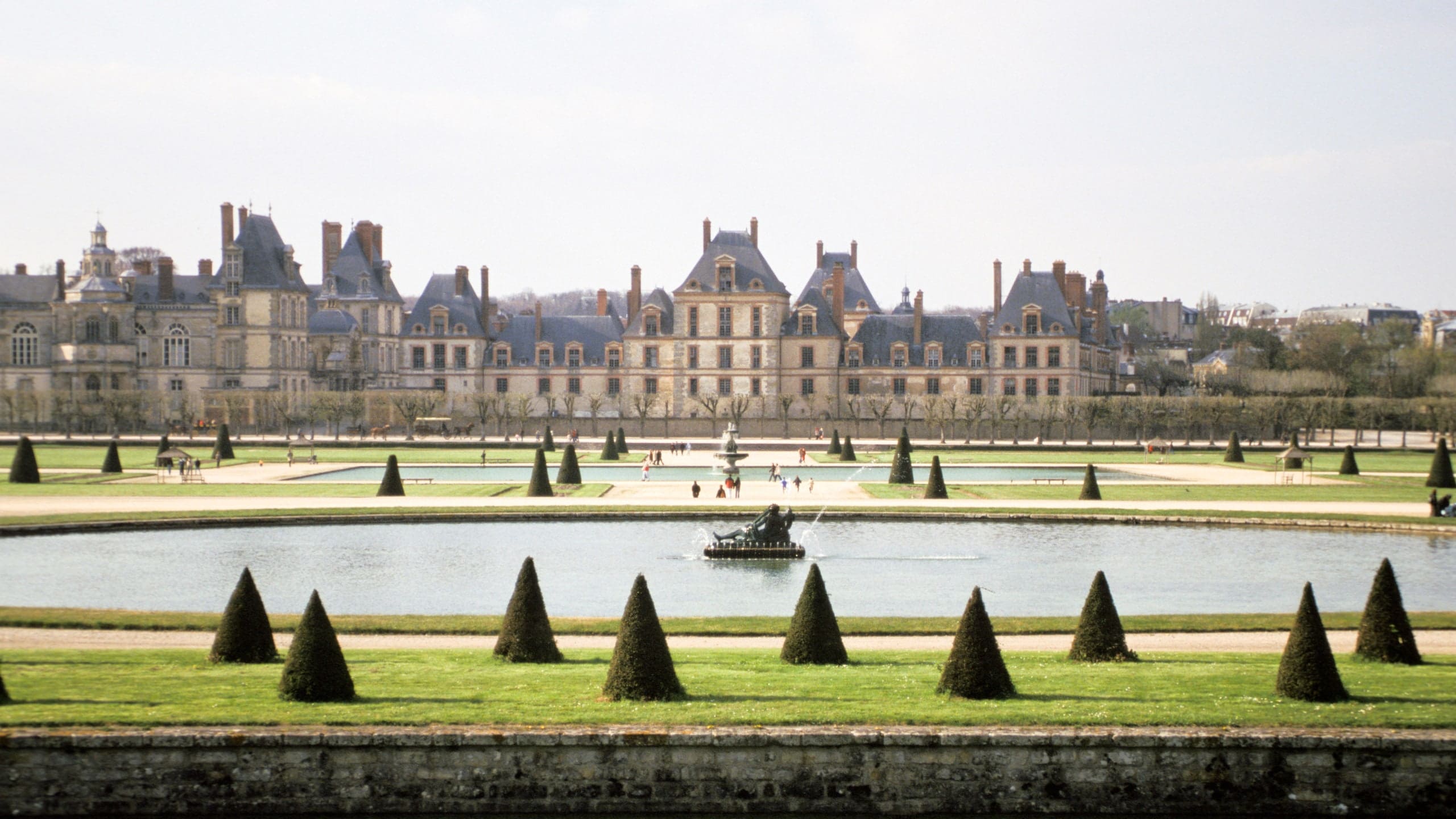 Château De Fontainebleau – Landmark Review | Condé Nast Traveler