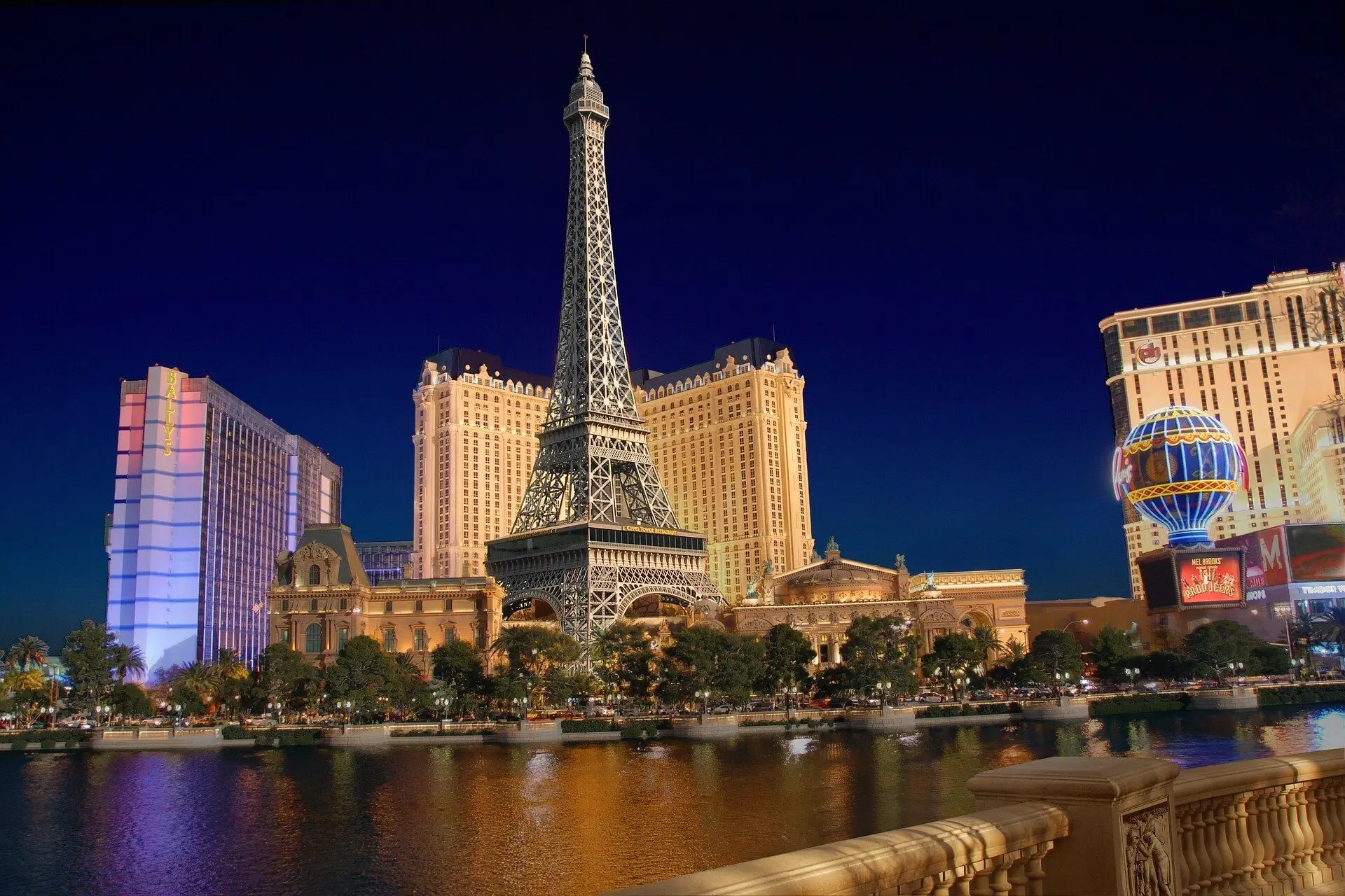 Climb The Eiffel Tower Las Vegas