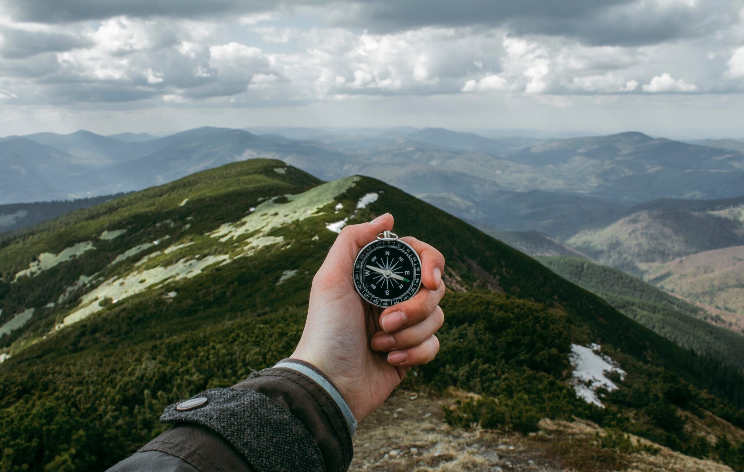 6 Useful Tips For Solo Woman To Stay Safe While Traveling