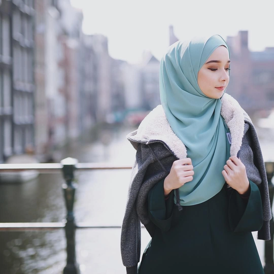 Wide Sleeves Hijab