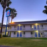 Exploring Pet-Friendly Motels In San Diego: Your Guide To A Tail-Wagging Stay