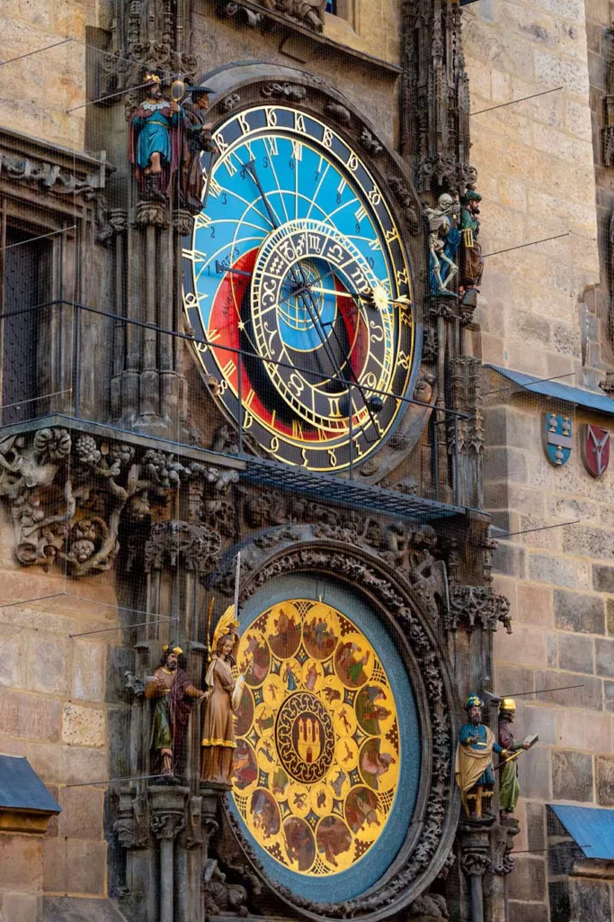 Prague's Astronomical Clock: One Of The Oldest Still In Operation - 3 Seas  Europe