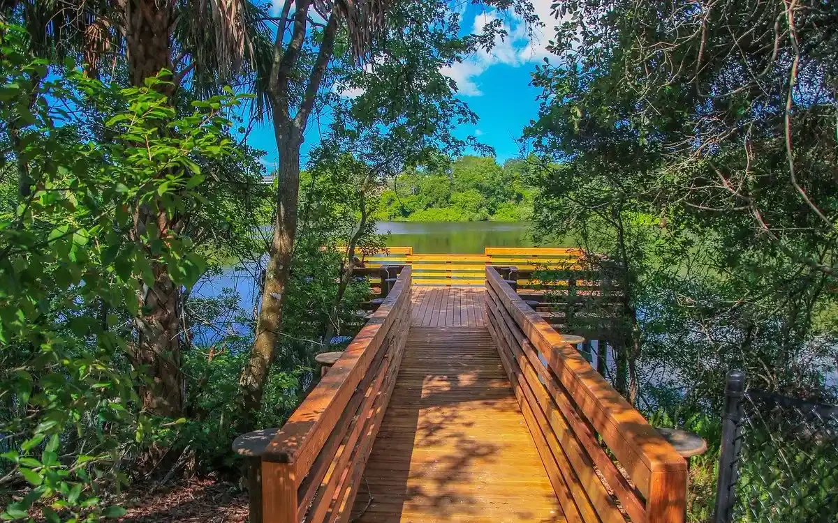 Moccasin Lake Nature Park 