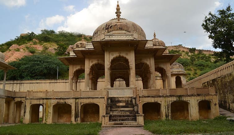 Gaitore Ki Chhatriyan | Royal Crematorium Cenotaphs Site - Jaipur Stuff