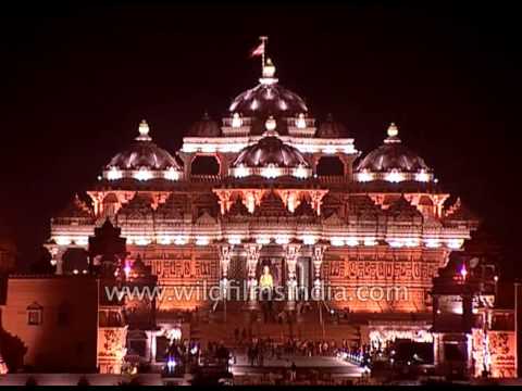 Akshardham Temple Illuminated At Night In Delhi - Youtube