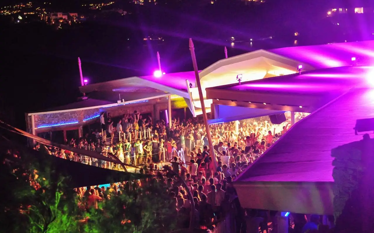 Mykonos Nightlife: Unleashing The Party Animal Within