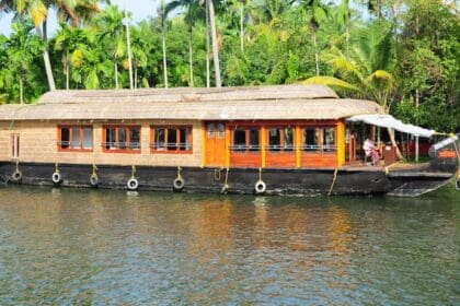 Best Houseboats In Kumarakom